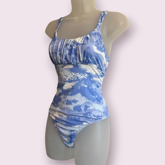 Princess Polly Blue Cloud Print Square Neck Thong Bodysuit - Size M - Picture 3 of 6